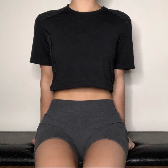 lululemon athletica Tops - Lululemon Cropped T-shirt